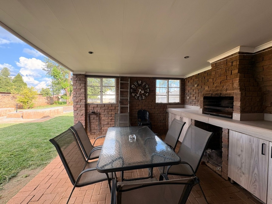 To Let 3 Bedroom Property for Rent in Flimieda North West